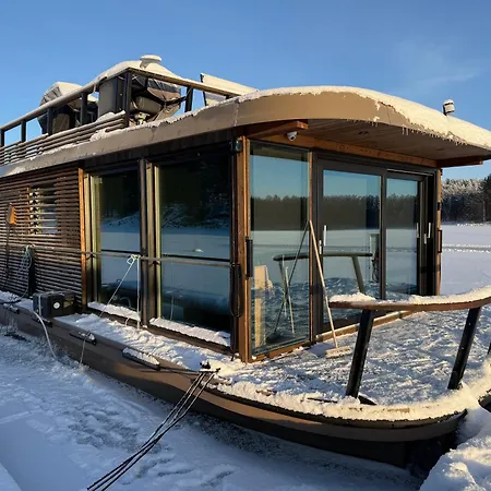 Botel Aava Floating 42