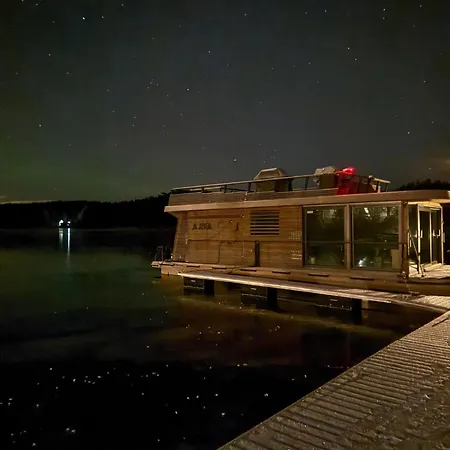 ספינת מלון Aava Floating 42 סאבונלינה