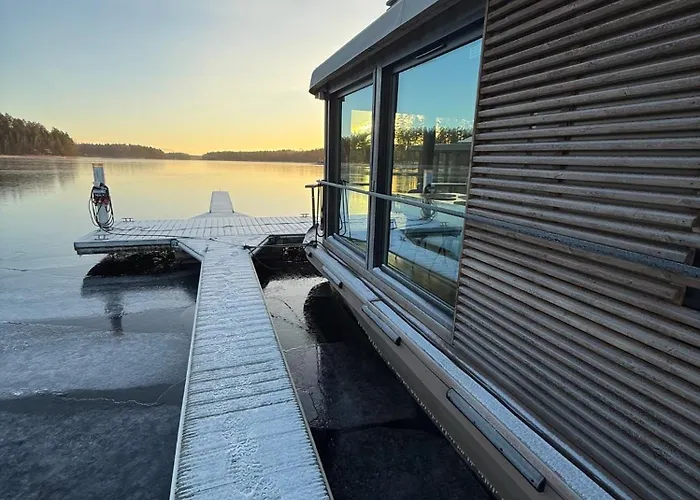 Aava Floating 42 * Savonlinna